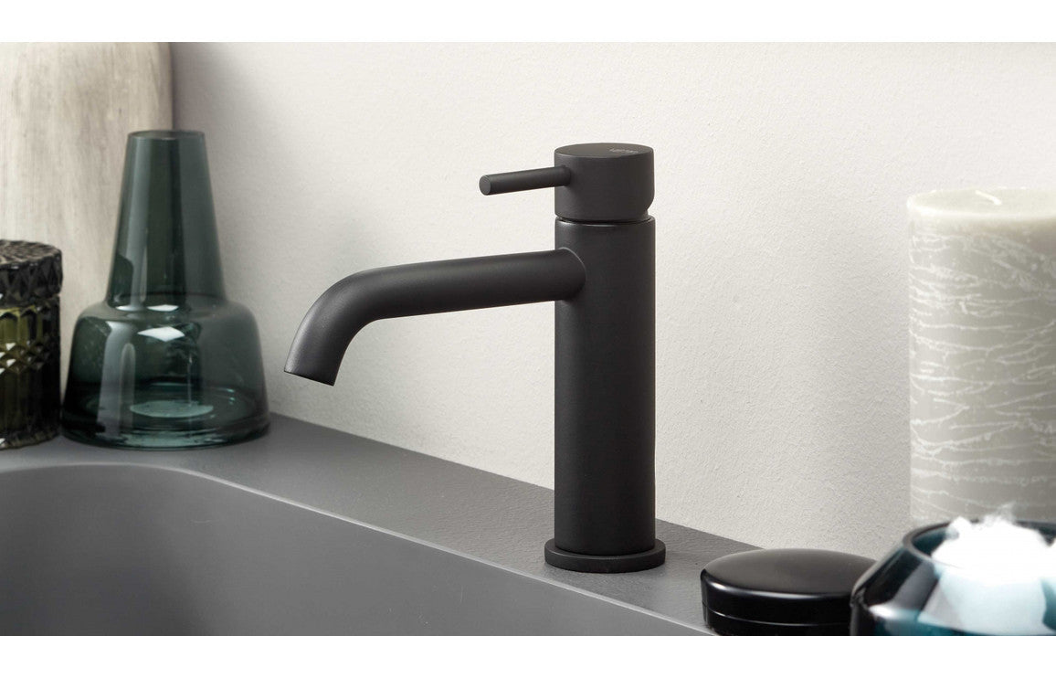 vema-maira-basin-mixer-matt-black 2